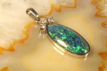 Opal Anhänger Brillanten Weißgold 585 