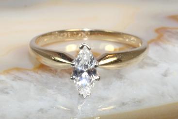 Diamantring Navette-Schliff Gold 585 